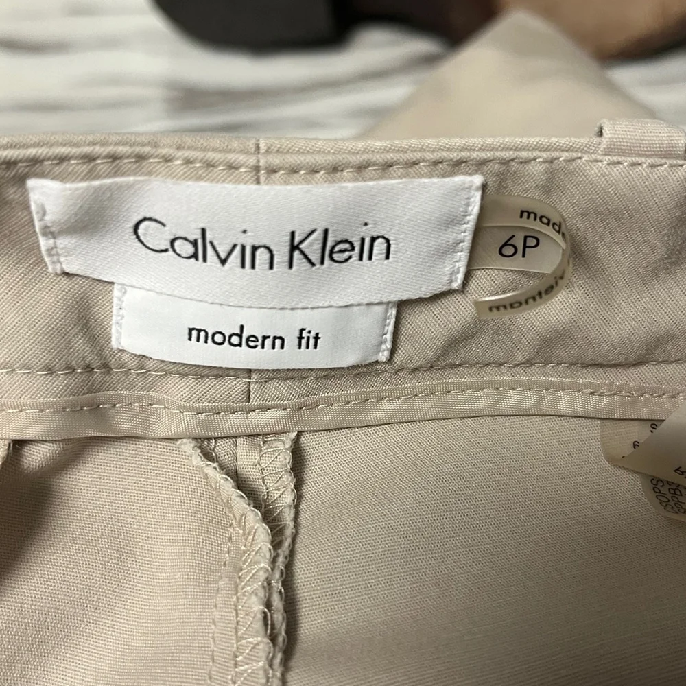 Calvin Klein Khaki Modern Fit Mid Rise Straight Leg Pants Size 6 Petite